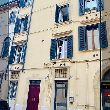 Un Punto Al Cuore A Verona Exterior foto